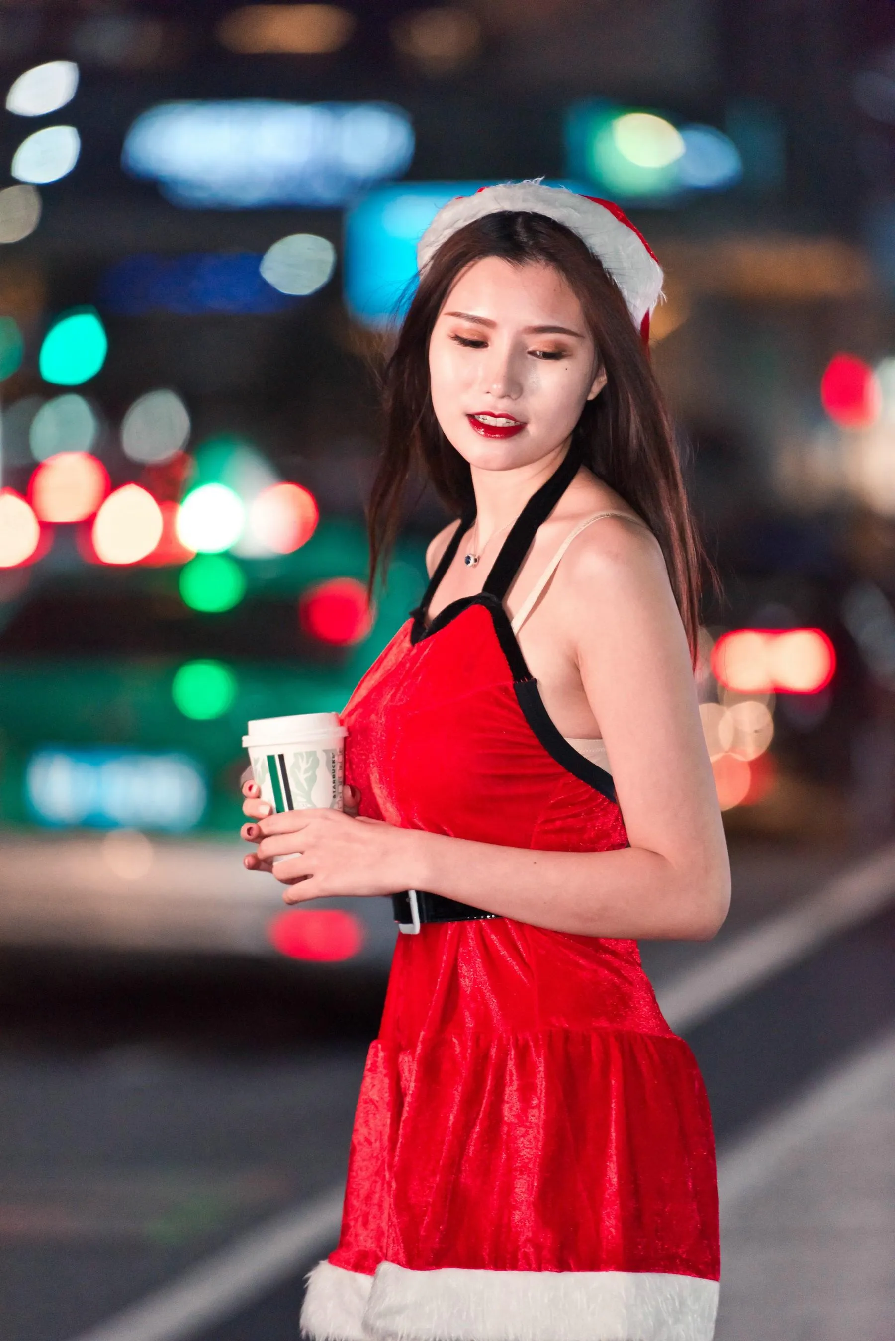 [魔镜街拍] NO.124 寒风中的极品肉丝圣诞美人婷婷 [224P]插图